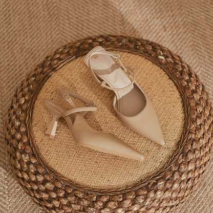 Elegantes sandalias de tacón alto con punta afilada de Isabella Sol