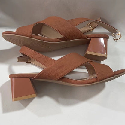 Elegantes sandalias de tacón ancho con tira al tobillo Isabella Sol
