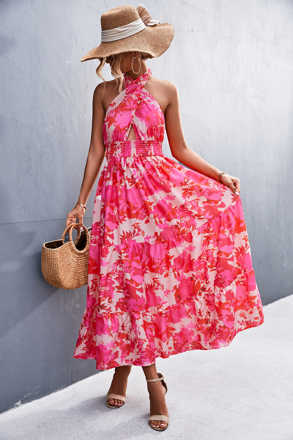 Elegante vestido halter sin espalda de Isabella Sol