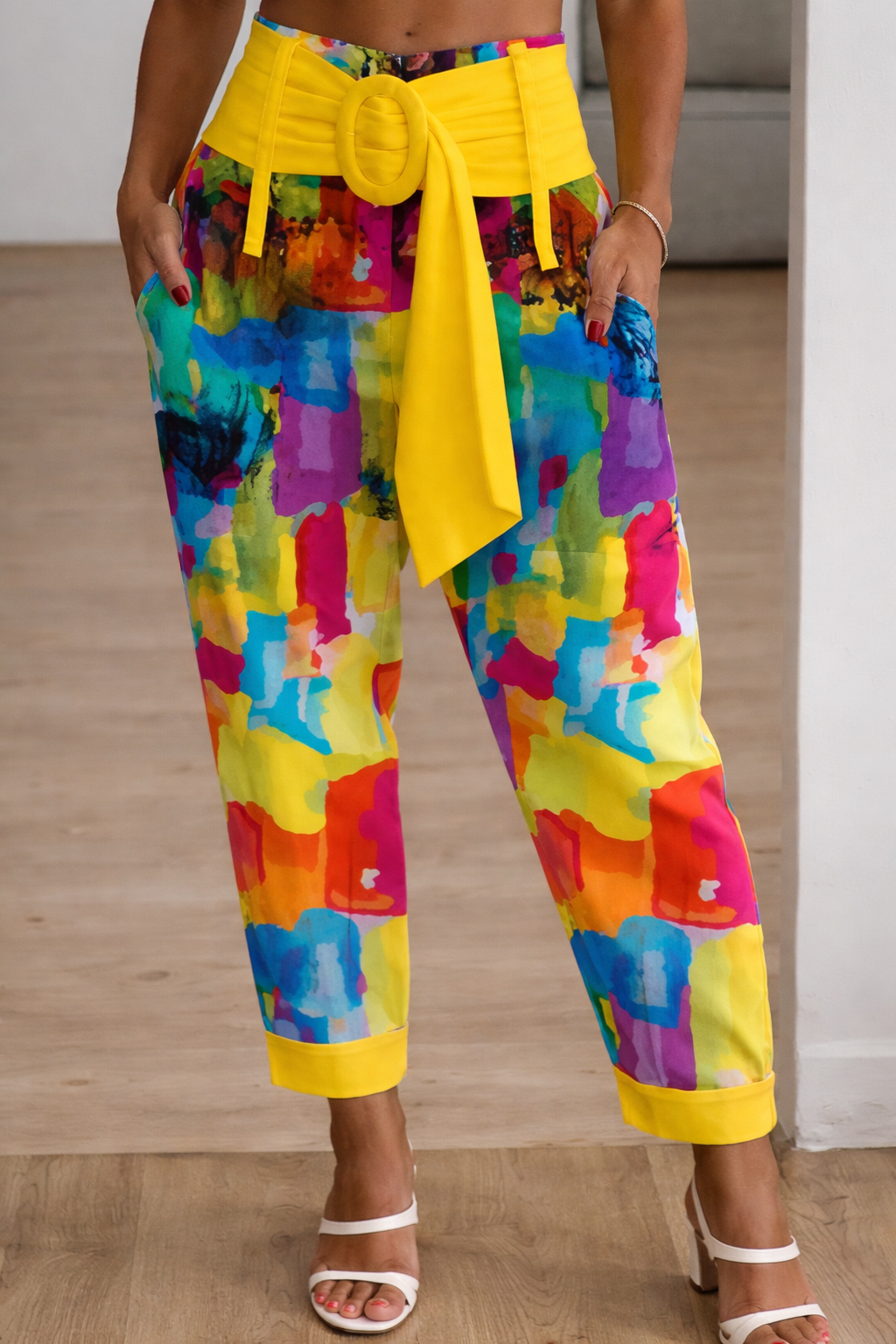 Pantalones cortos de lino con estampado floral de Isabella Sol para mujer.
