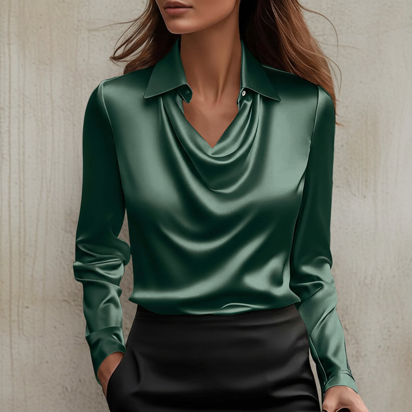 Elegante top de satén con cuello acampanado de Isabella Sol.