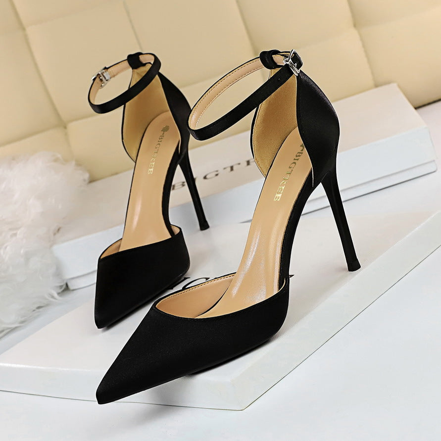 Elegant Silk Pointed Heels by Isabella Sol