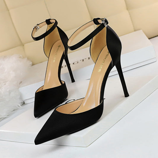 Elegant Silk Pointed Heels by Isabella Sol