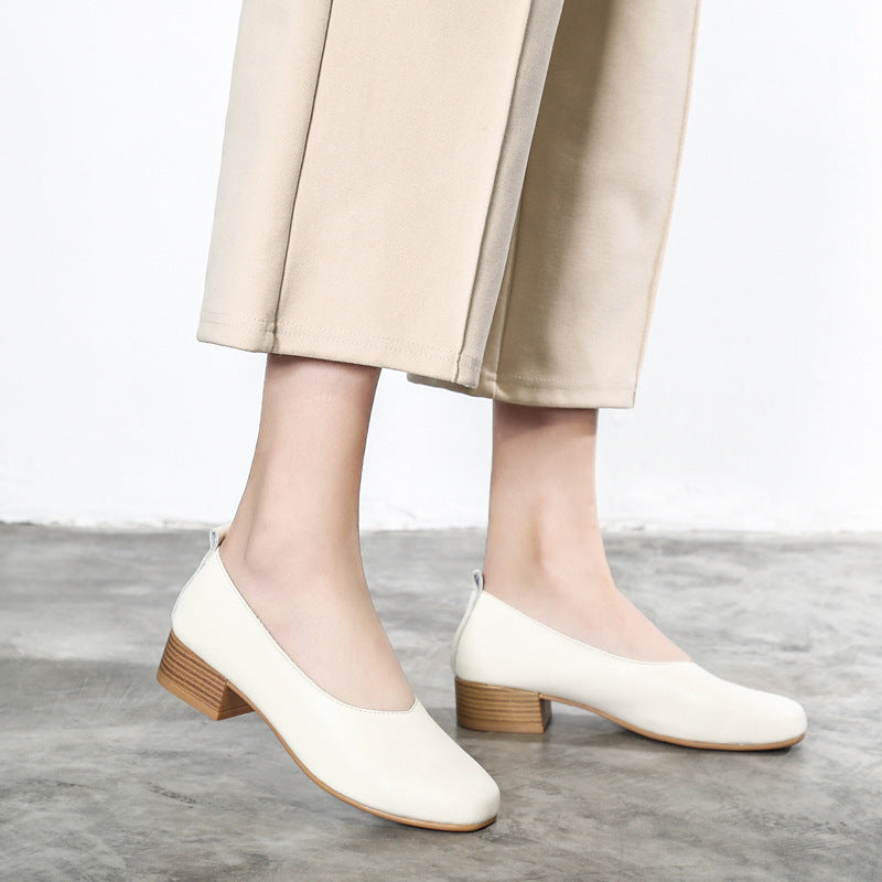 Tacones clásicos y cómodos de Isabella Sol para el día a día.