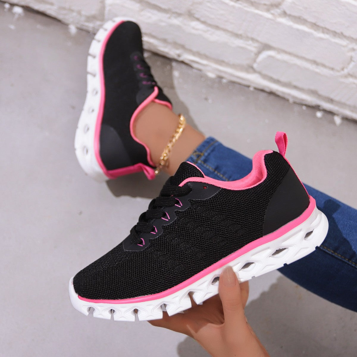 Lightweight Everyday Sneakers Isabella Sol Women’s