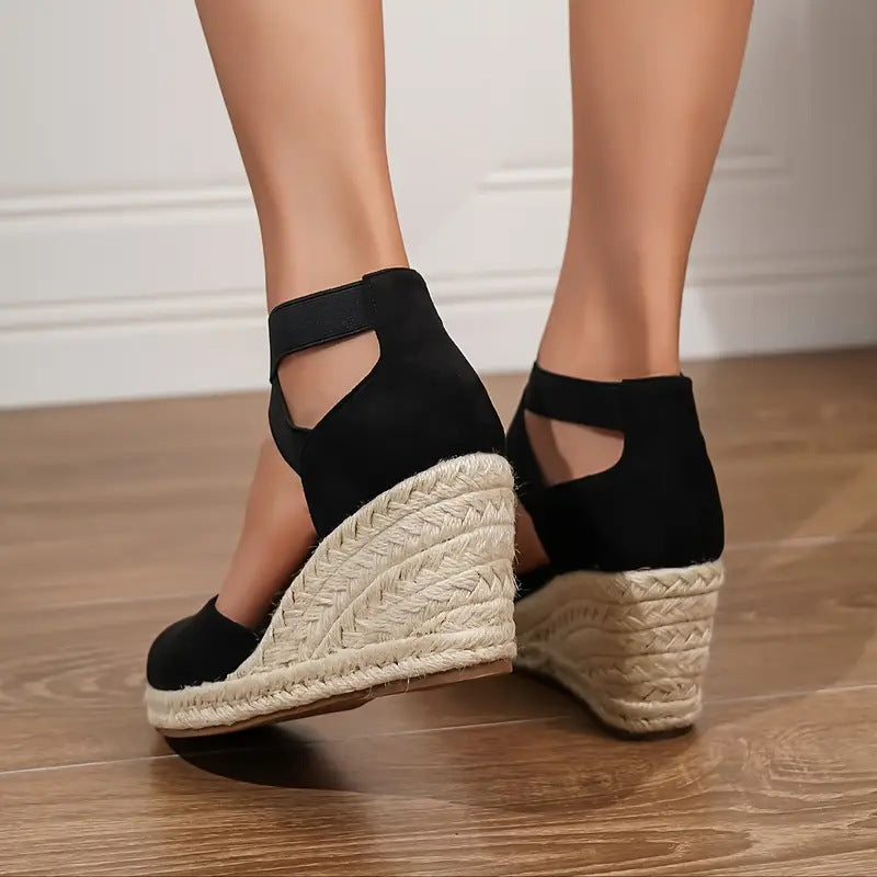 Elegantes sandalias deportivas de talla grande de Isabella Sol