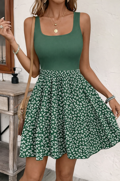 Elegante vestido de verano sin mangas con estampado floral de Isabella Sol