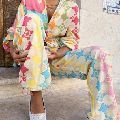Camisa de manga larga Isabella Sol con estampado de grafiti vibrante