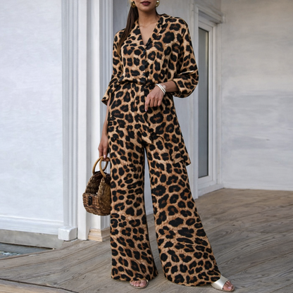 Conjunto holgado con estampado de leopardo de Isabella Sol