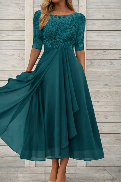 Elegante vestido de noche midi de encaje de Isabella Sol