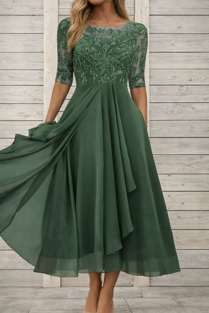 Elegante vestido de noche midi de encaje de Isabella Sol