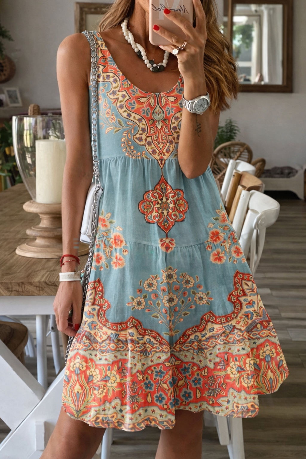 Vestido sin mangas de verano con estampado floral de Isabella Sol
