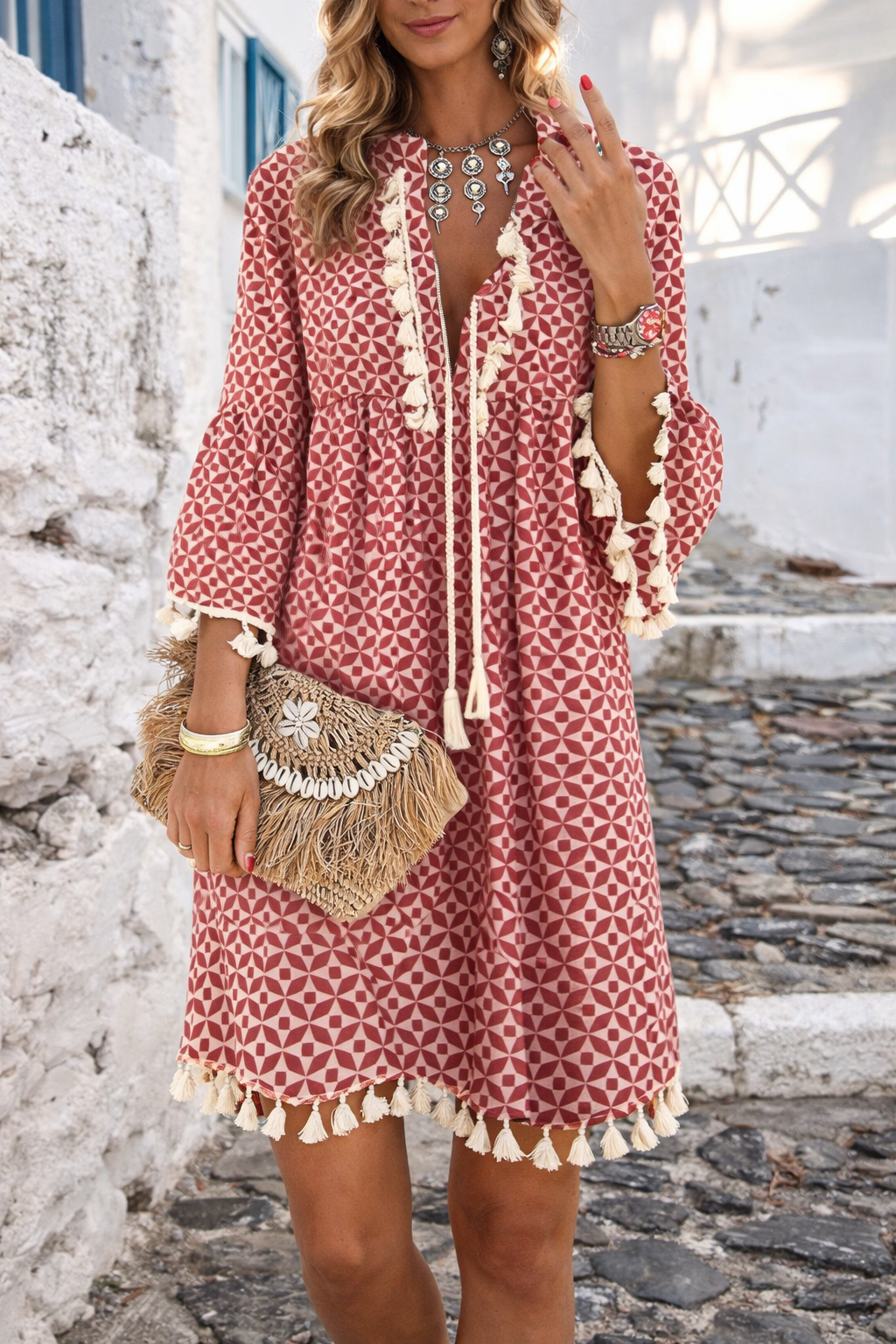 Vestido bohemio con escote en V y borlas de Isabella Sol