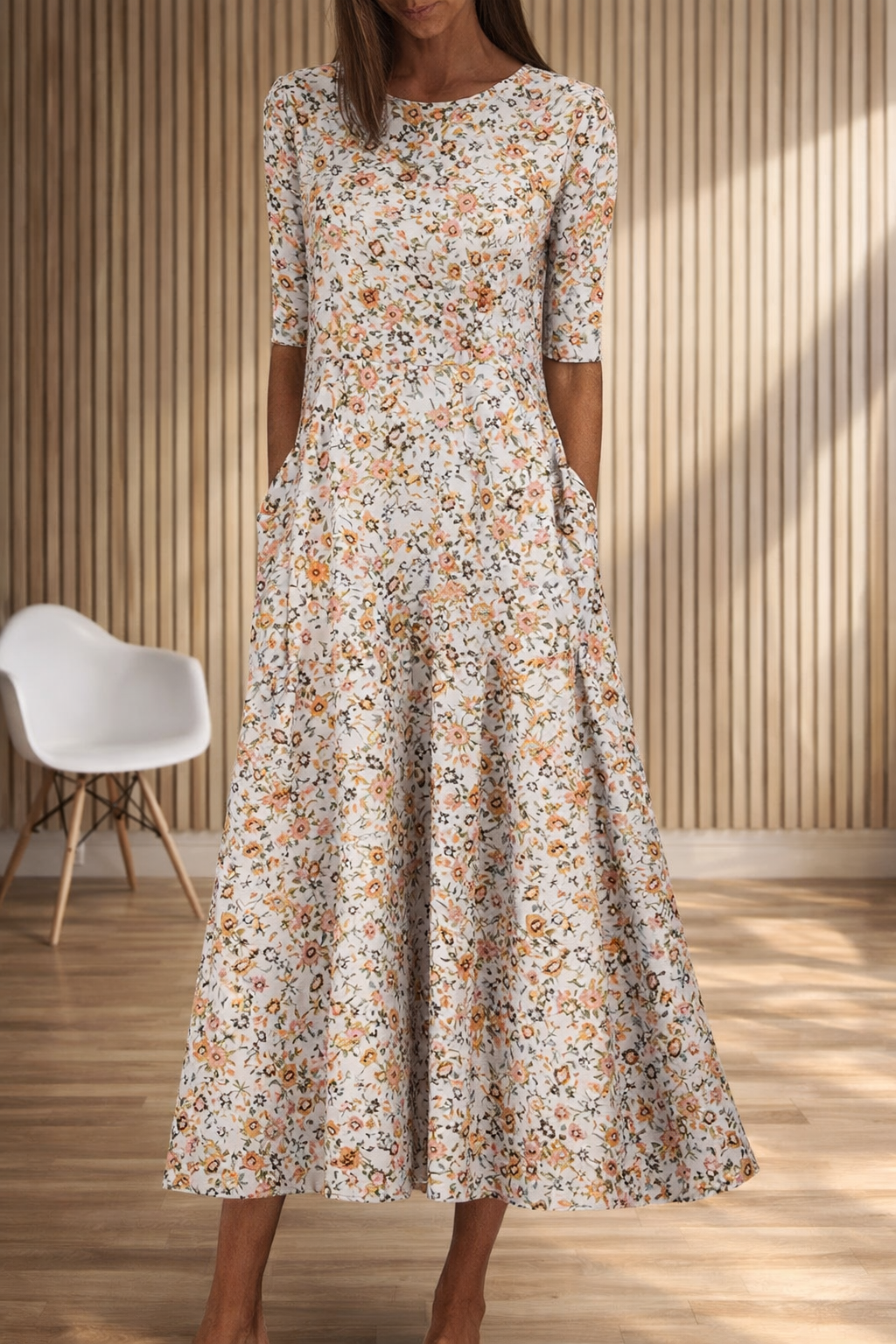 Vestido de cuello redondo con estampado floral de Isabella Sol