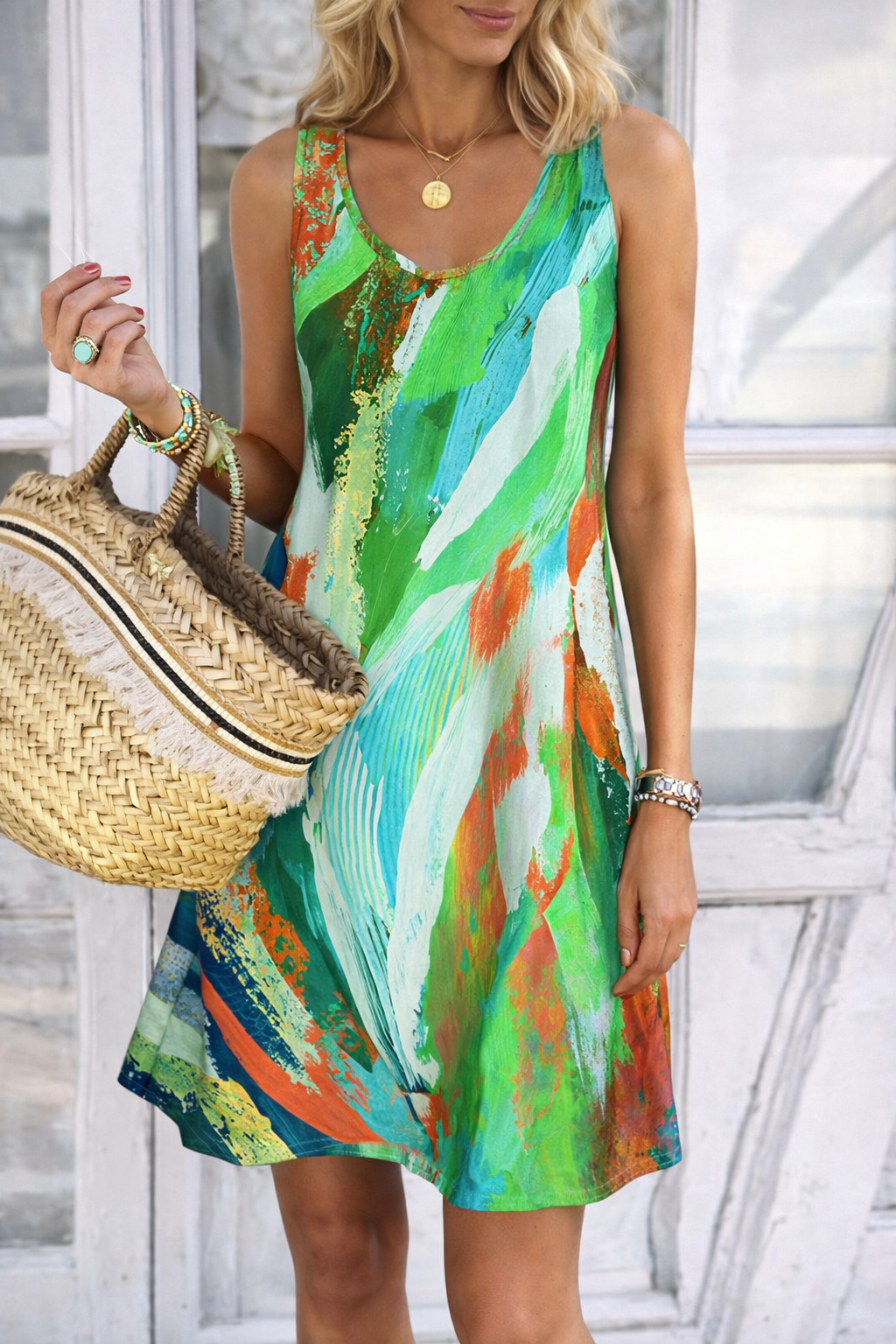 Vestido sin mangas de verano con estampado de grafiti vibrante de Isabella Sol