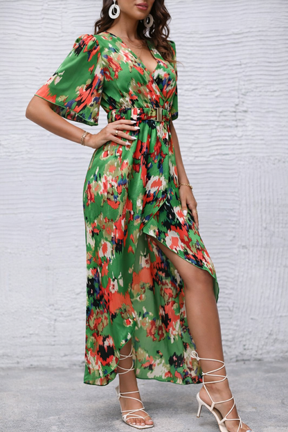 Vestido asimétrico con escote en V de Isabella Sol.