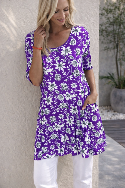 Vestido con estampado floral y bolsillos de Isabella Sol