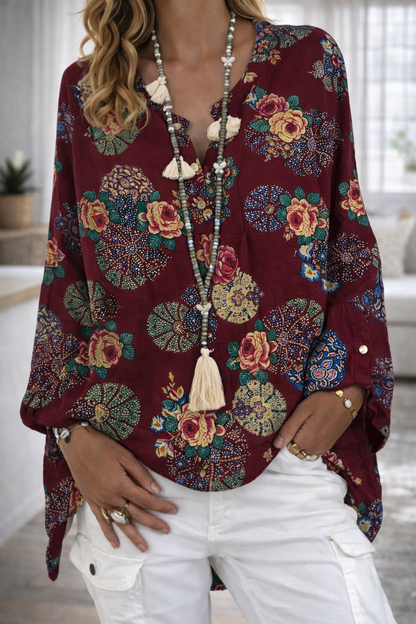 Top con cuello en V estampado vibrante de Isabella Sol