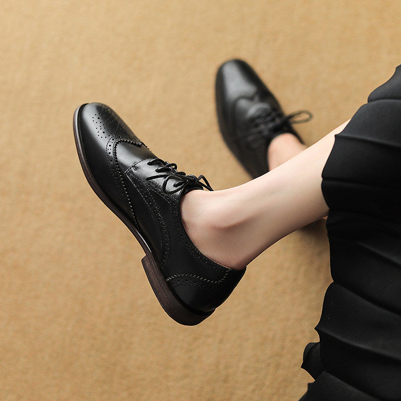 Zapatos clásicos británicos con cordones de Isabella Sol