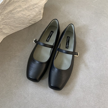 Elegantes zapatos Mary Jane de tacón bajo de Isabella Sol para el día a día.
