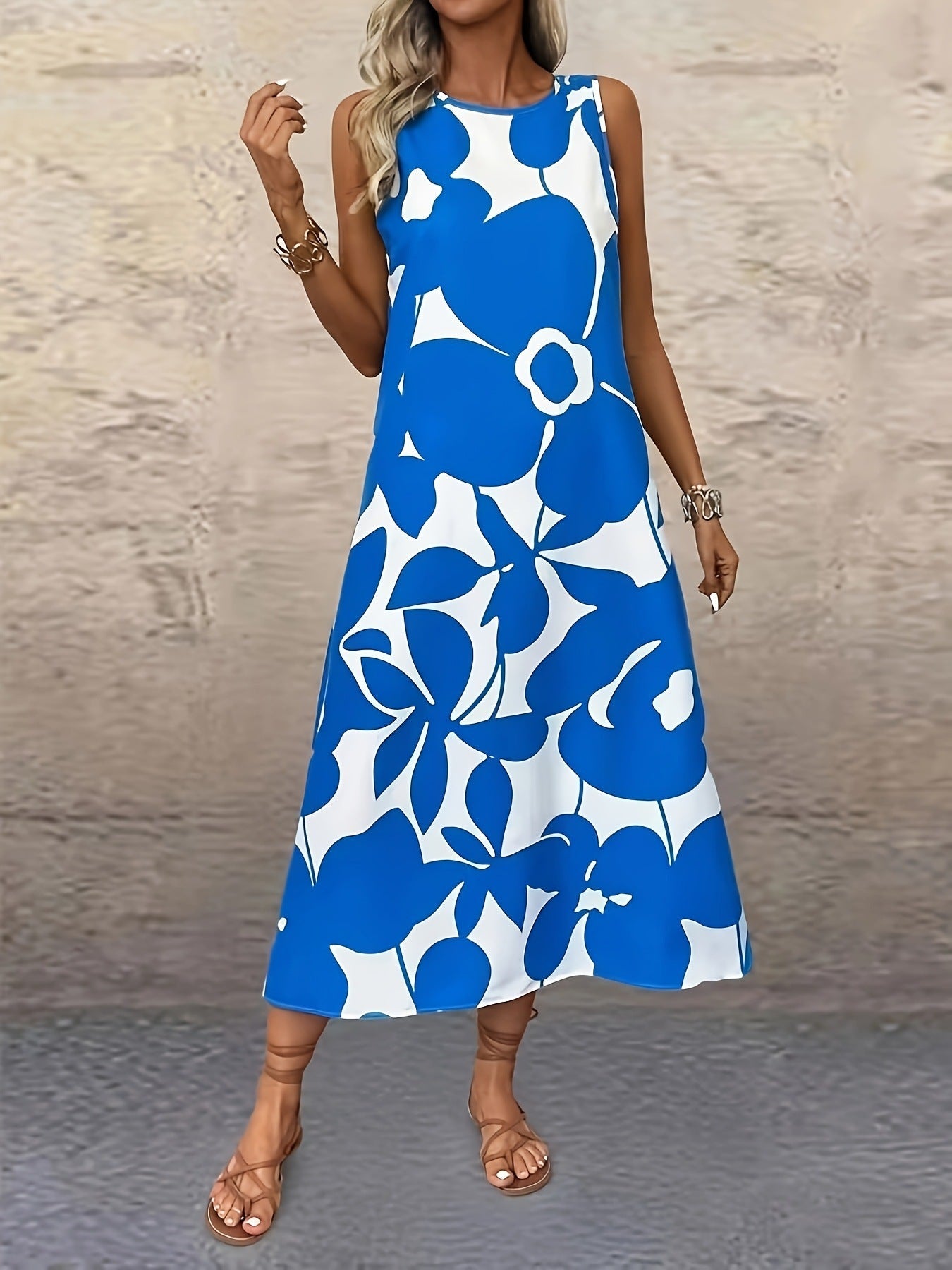 Vestido de verano sin mangas con estampado floral llamativo de Isabella Sol