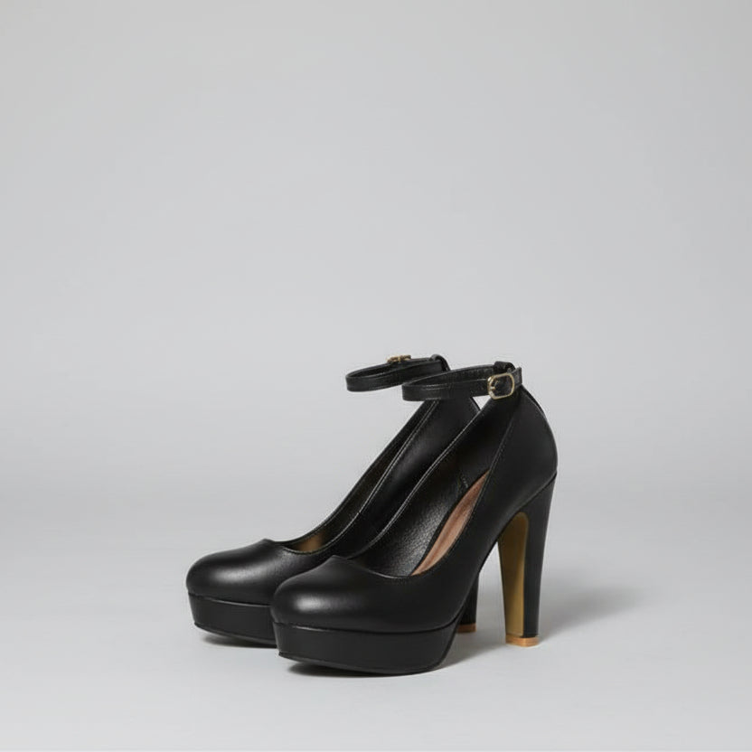Elegantes zapatos de tacón grueso de Isabella Sol.