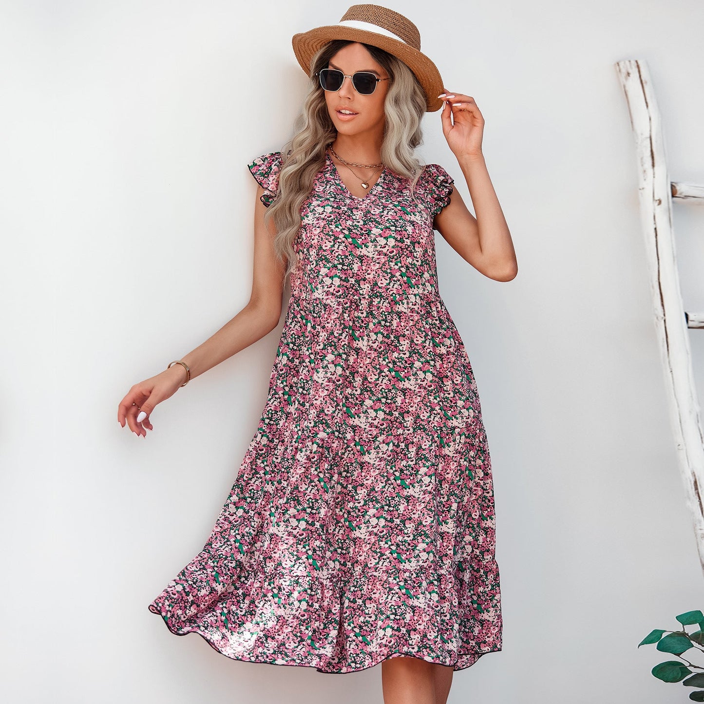 Elegante vestido midi floral de Isabella Sol
