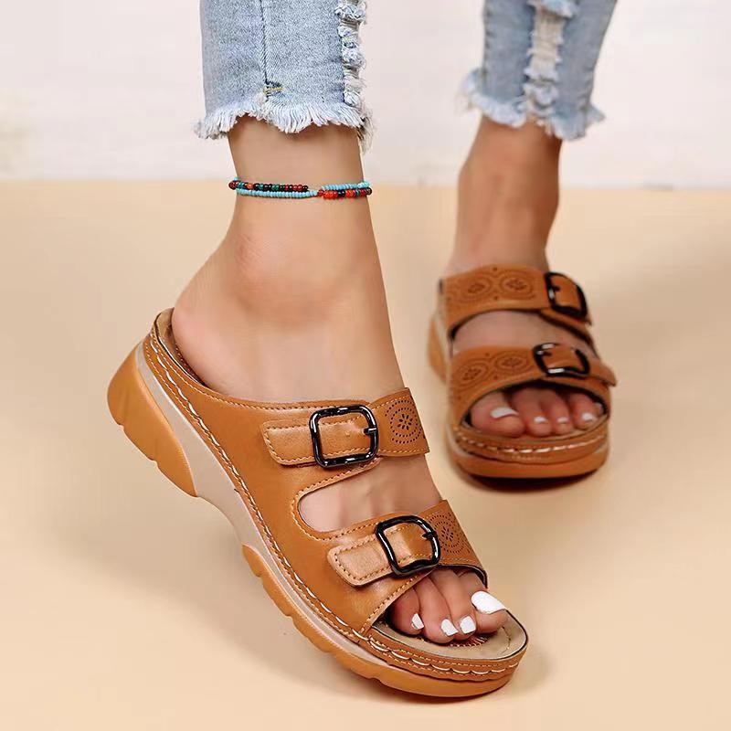 Elegantes sandalias de cuña de Isabella Sol