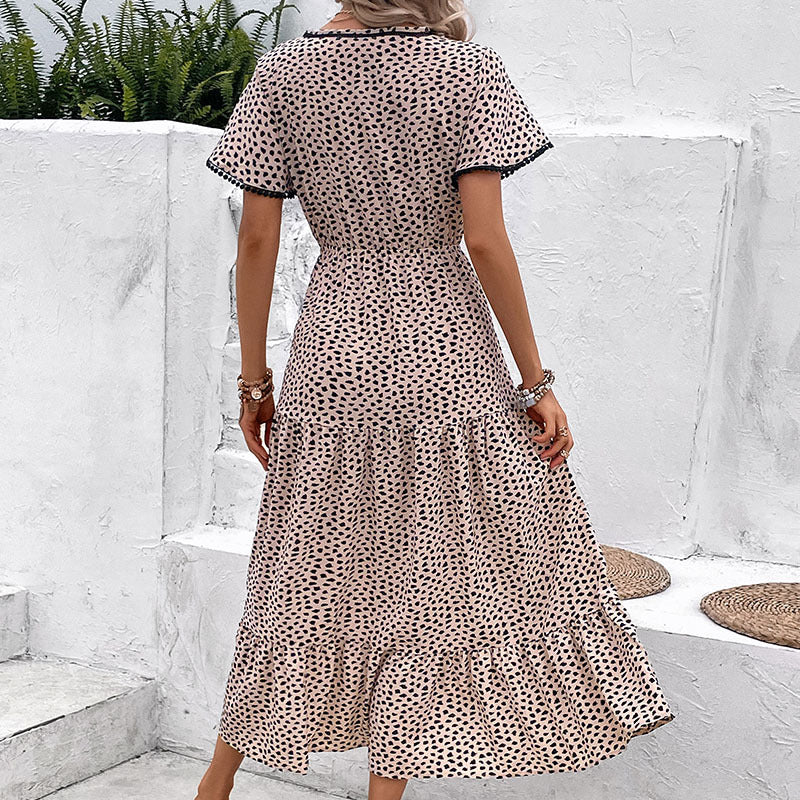 Vestido con escote en V y estampado de leopardo de Isabella Sol
