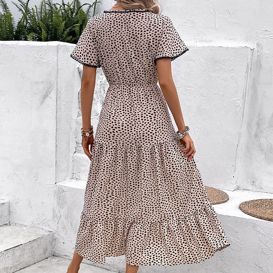 Vestido con escote en V y estampado de leopardo de Isabella Sol
