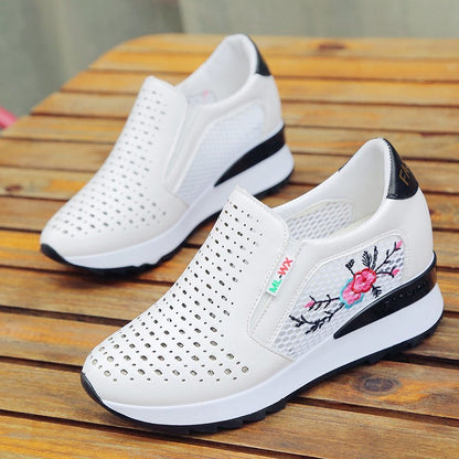 Mocasines sin cordones bordados de Isabella Sol
