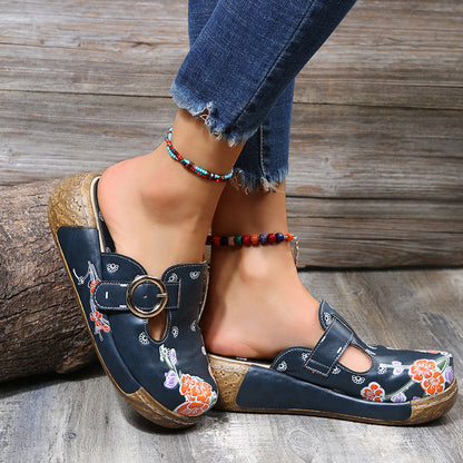 Zuecos de plataforma con estampado floral bohemio de Isabella Sol