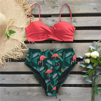 Bikini floral de talle alto de Isabella Sol