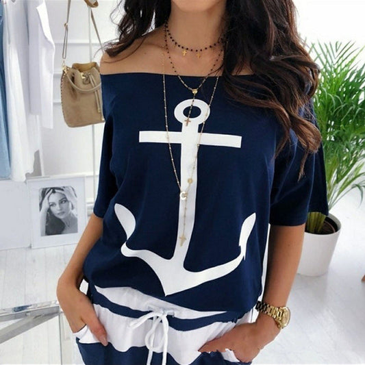 Top con hombros descubiertos y estampado de ancla náutica de Isabella Sol