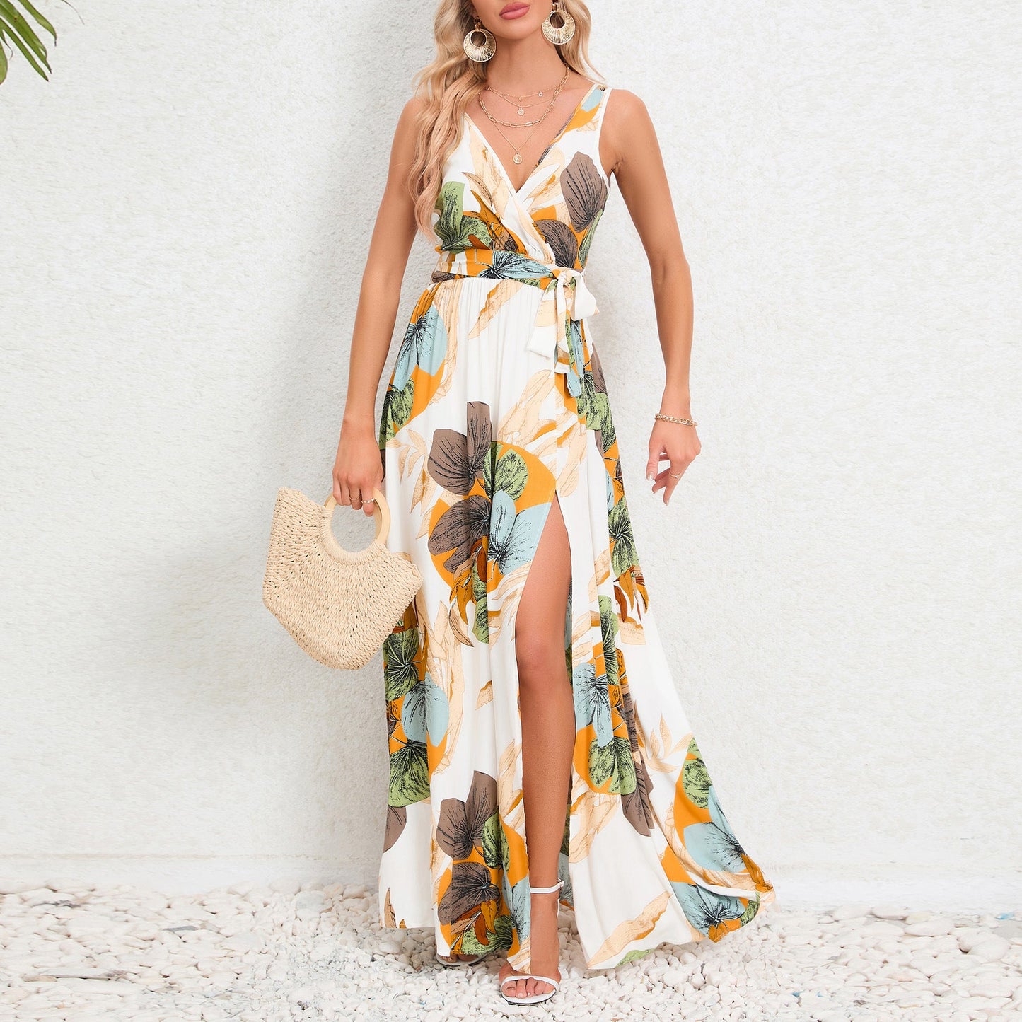 Vestido largo floral con escote en V de Isabella Sol