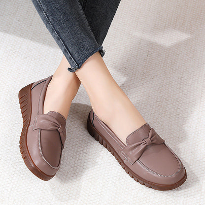 Elegante y confortable. Mocasines planos de piel Isabella Sol.