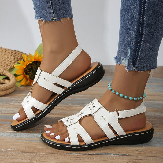 Elegantes sandalias de plataforma con cierre de velcro de Isabella Sol.
