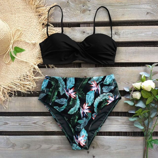 Bikini floral de talle alto de Isabella Sol