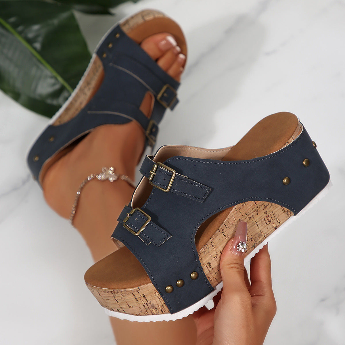 Elegantes sandalias de plataforma de Isabella Sol