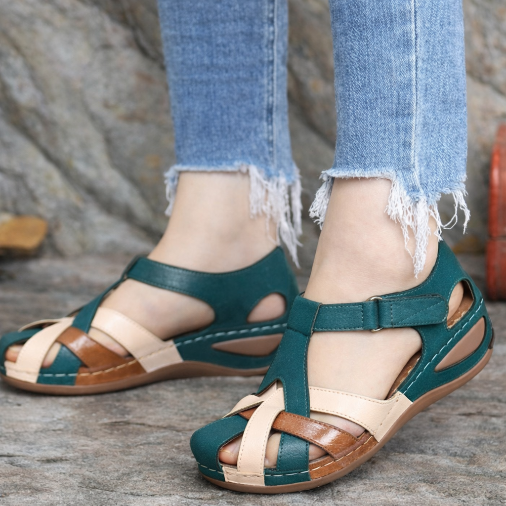 Sandalias de cuña huecas de Isabella Sol