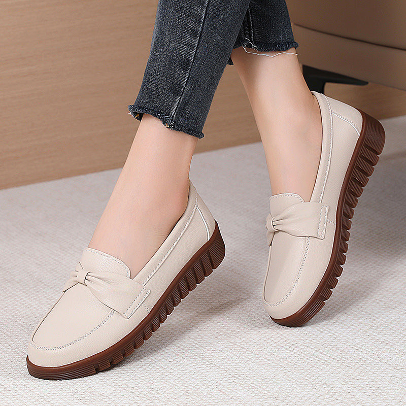 Elegante y confortable. Mocasines planos de piel Isabella Sol.