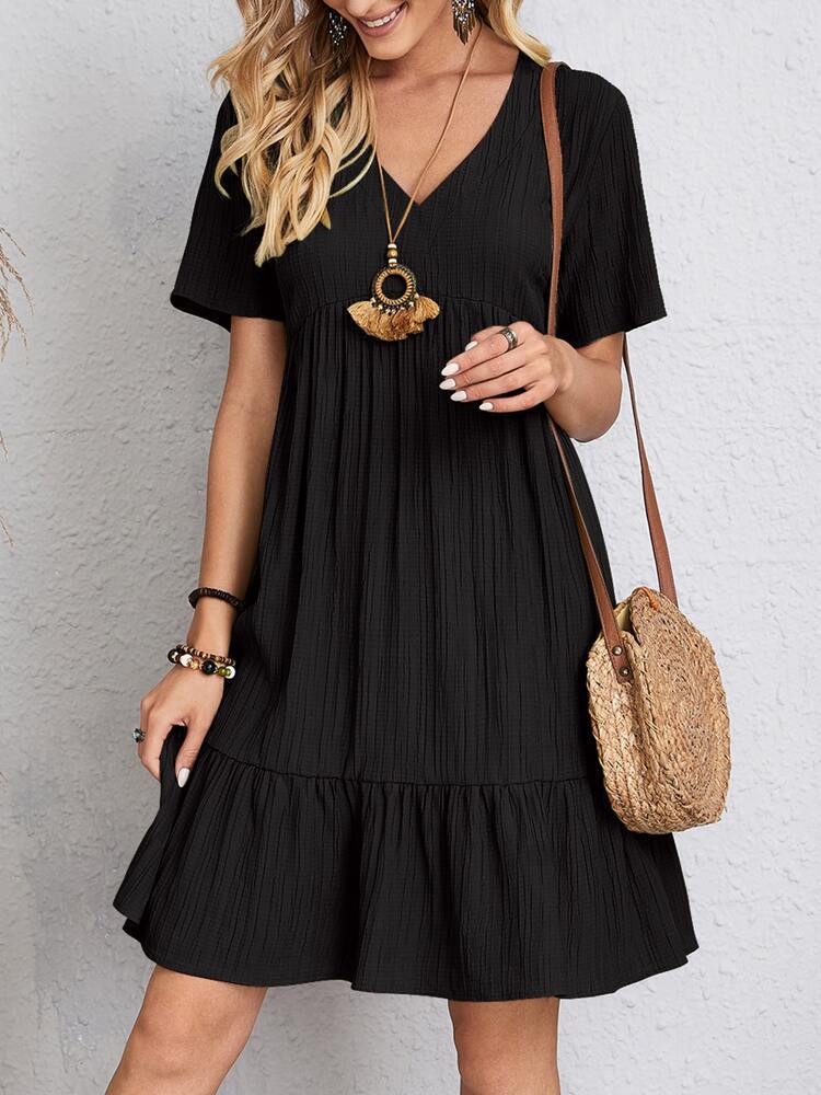 Elegante vestido de verano con escote en V de Isabella Sol.