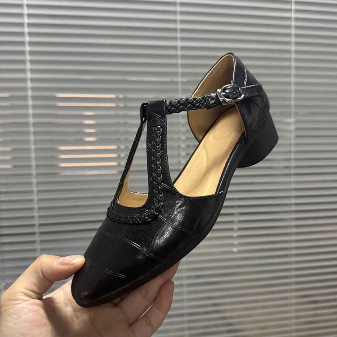 Zapatos de tacón grueso estilo Mary Jane de estilo retro de Isabella Sol