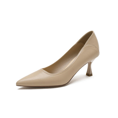 Elegantes zapatos de tacón de punta de Isabella Sol.