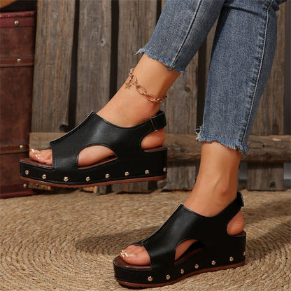 Elegantes sandalias de plataforma con puntera abierta de Isabella Sol
