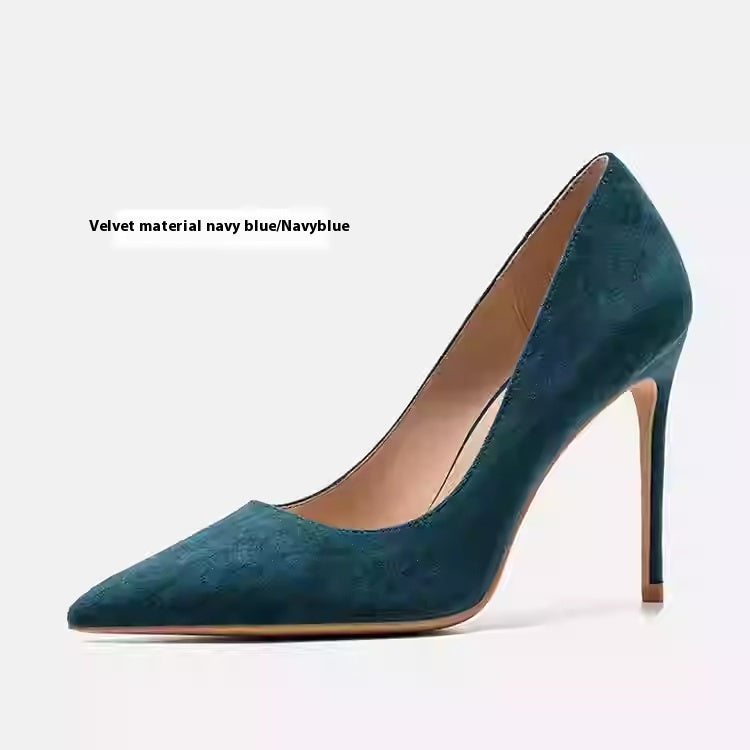 Elegantes tacones de aguja de cuero de Isabella Sol
