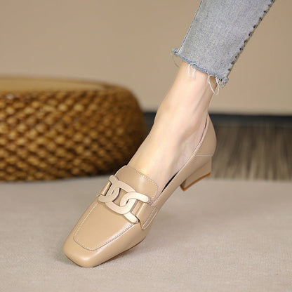 Zapatos de tacón grueso de estilo retro de Isabella Sol