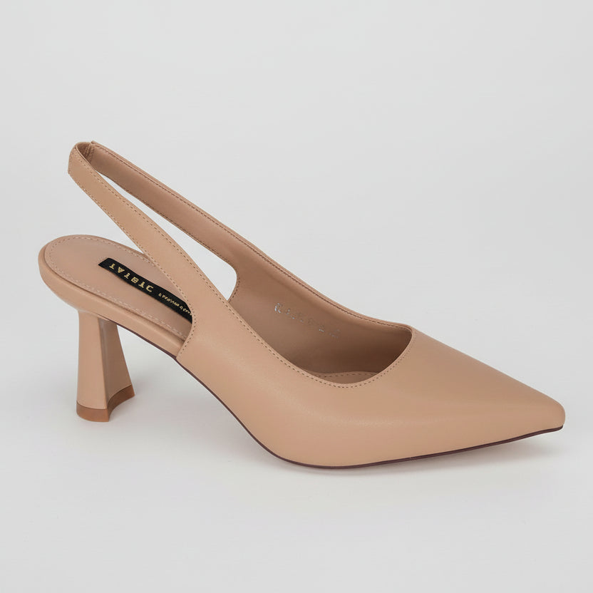 Elegantes zapatos de tacón de punta estilo retro de Isabella Sol.