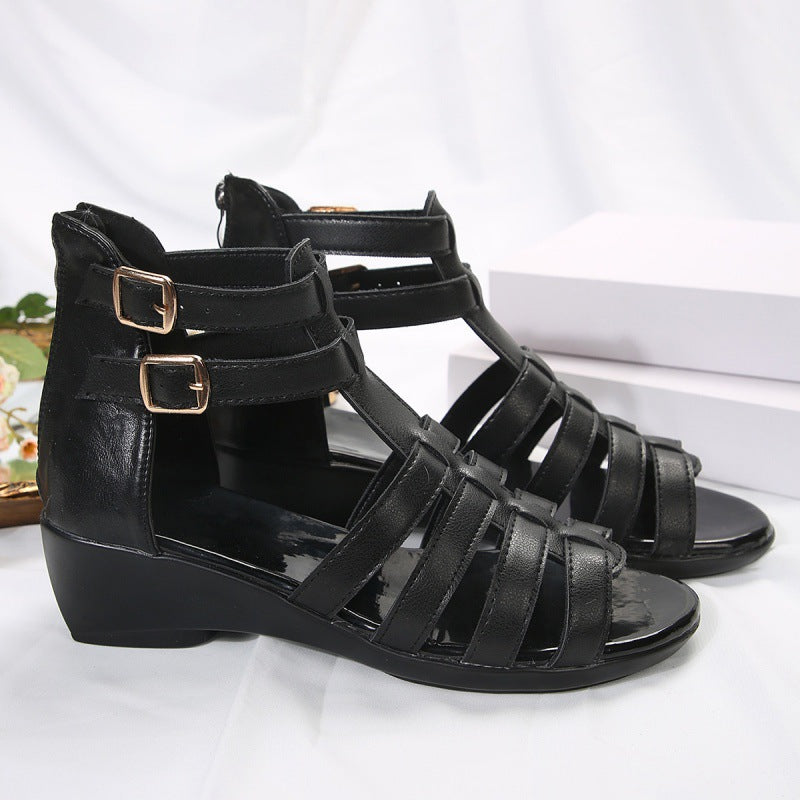 Elegantes sandalias de cuña caladas de Isabella Sol