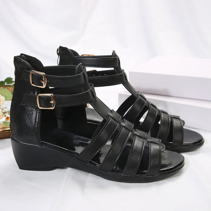 Elegantes sandalias de cuña caladas de Isabella Sol